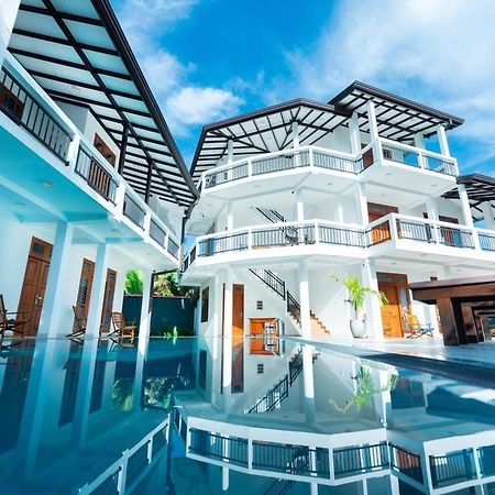 Teya Beach Hotel Ахангама Екстериор снимка