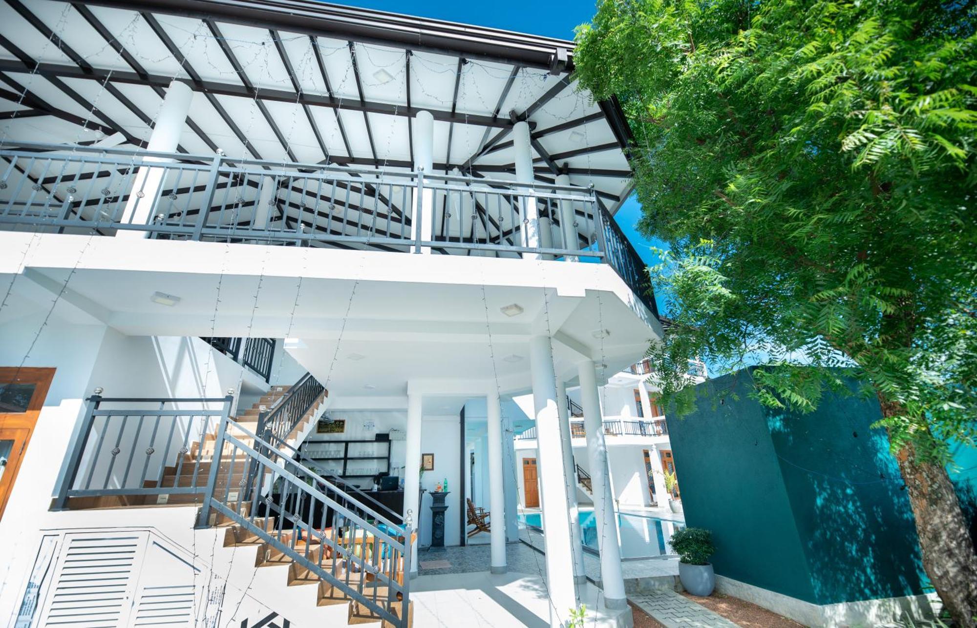 Teya Beach Hotel Ахангама Екстериор снимка