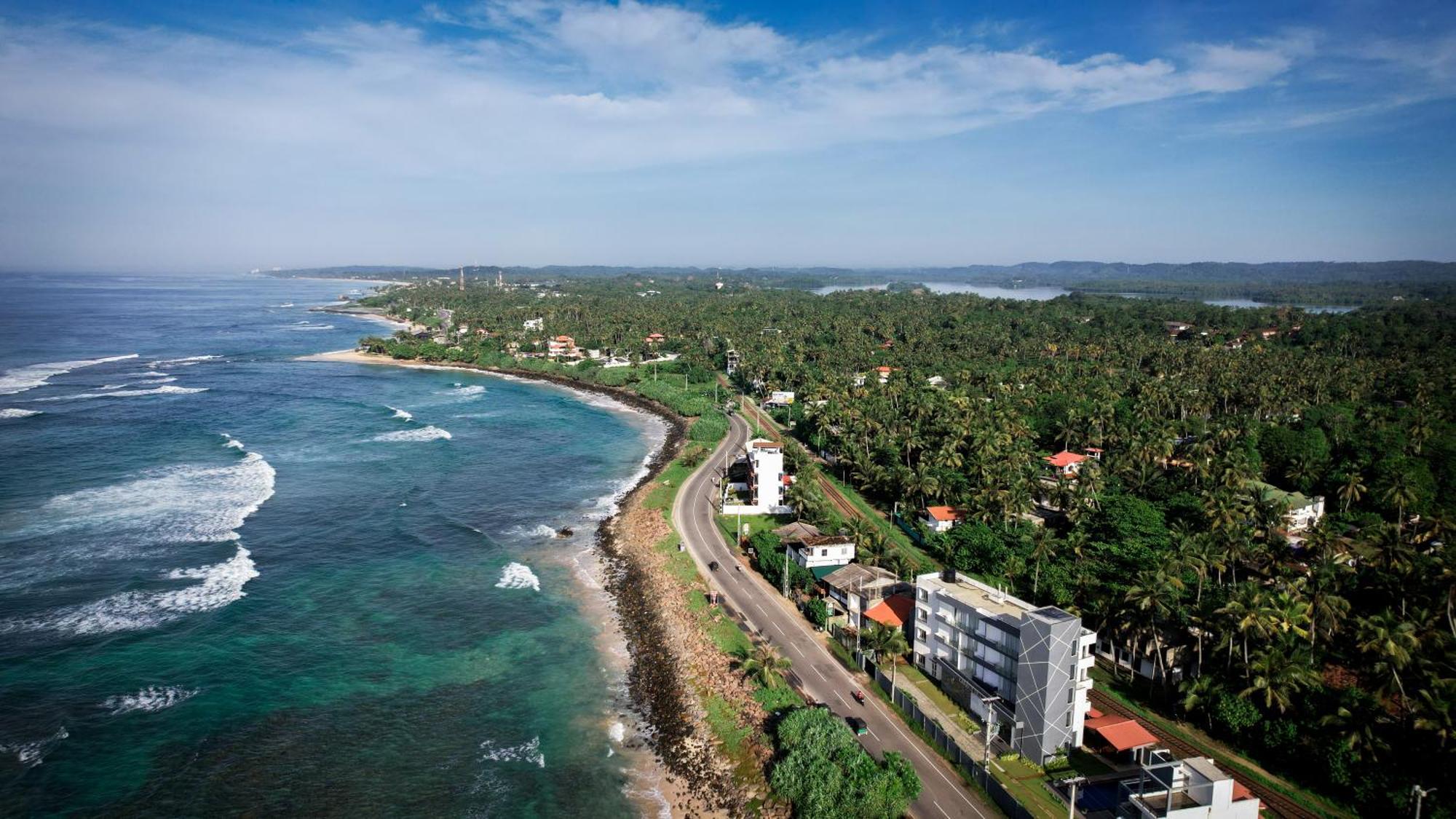 Teya Beach Hotel Ахангама Екстериор снимка