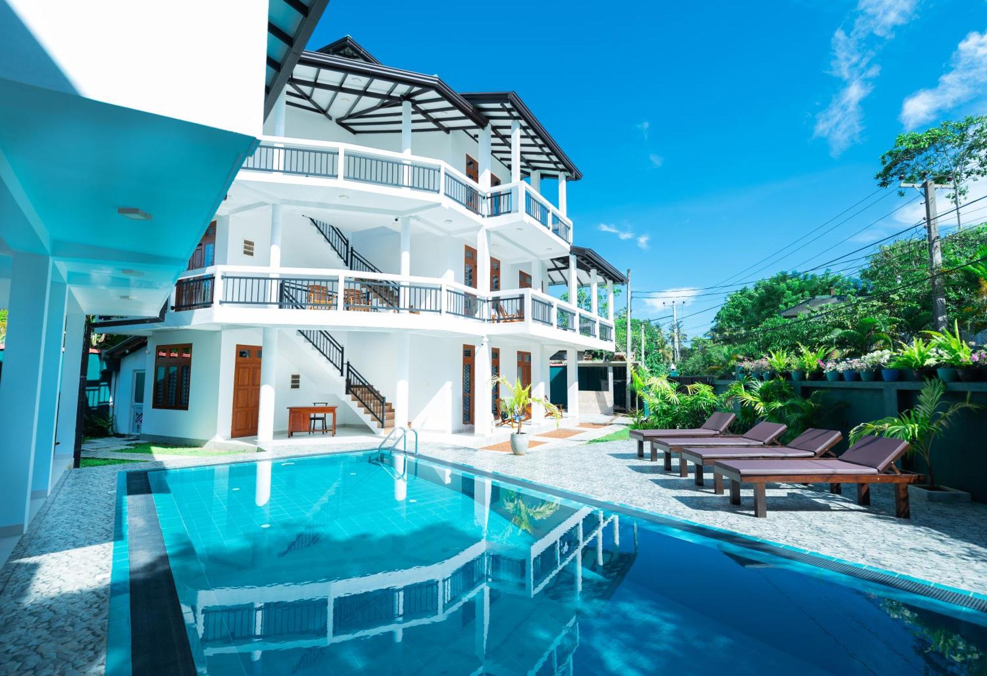 Teya Beach Hotel Ахангама Екстериор снимка